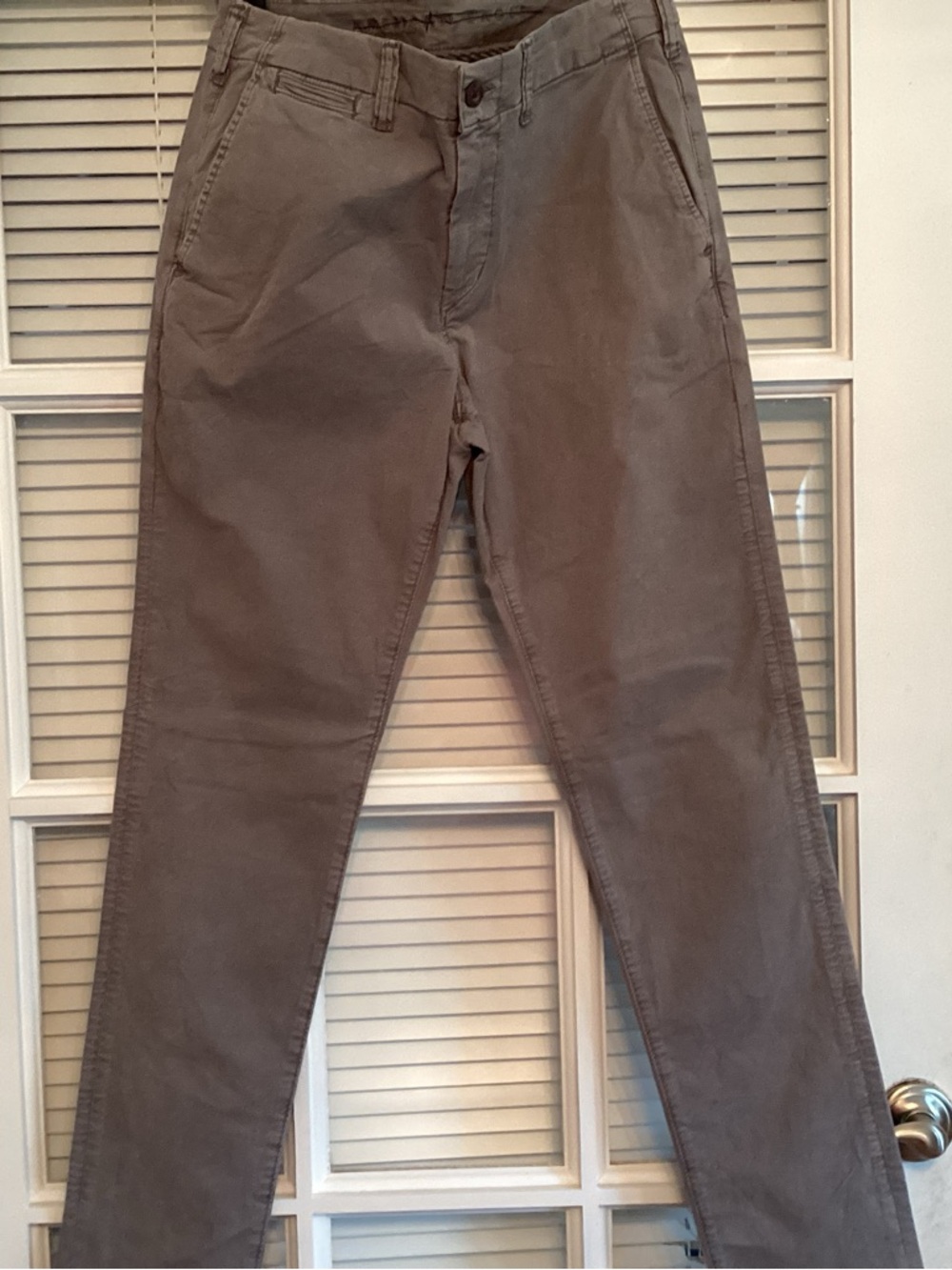 American Eagle Outfitters Men's Chino Pants in Taupe Brown